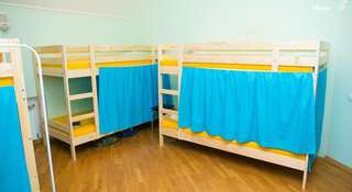 Гостиница Hostel Bratev Ignatovyh Краснодар Спальное место на двухъярусной кровати в общем номере для мужчин-3